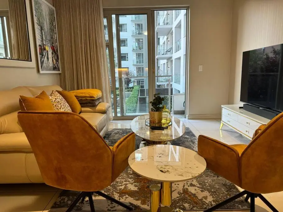 Image 4 of Peaceful Rosebank Gem!