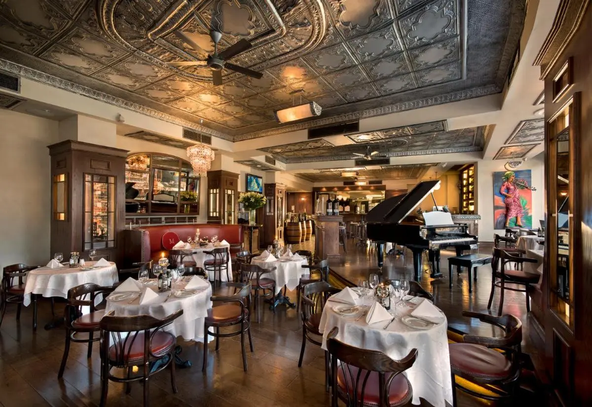 Image 4 of Raphael Suites