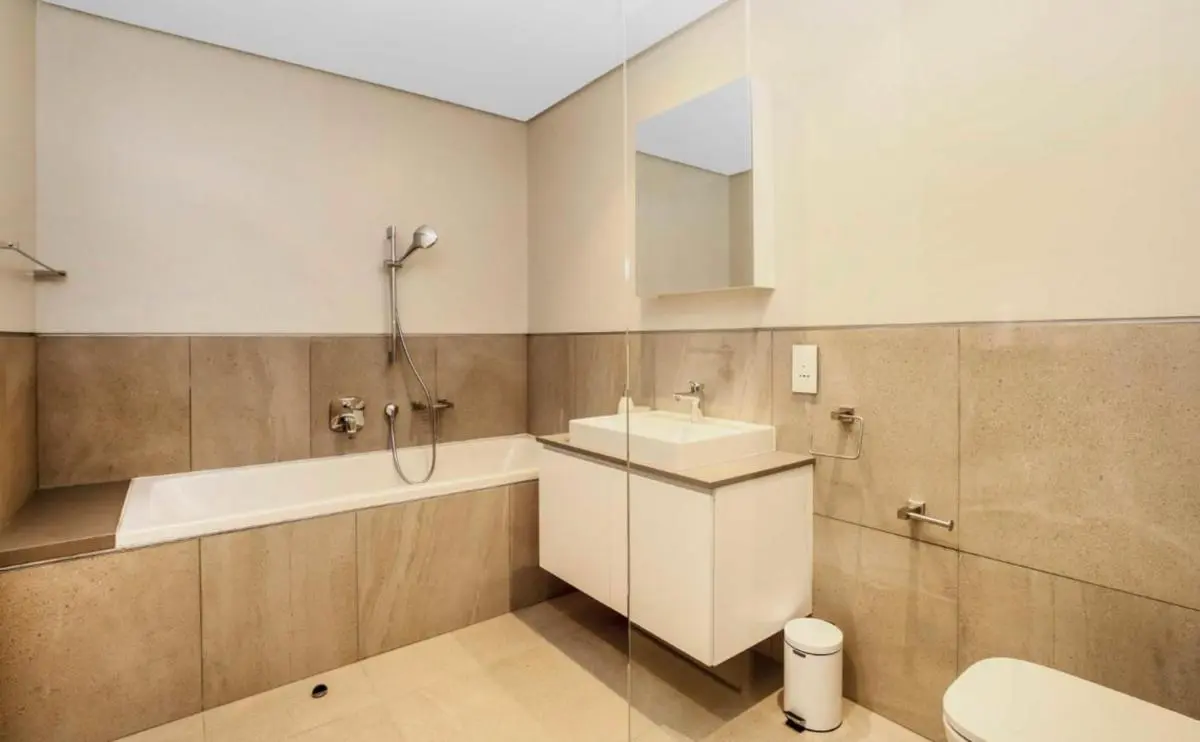 Image 2 of Remarkable 2-Bed Apartment in Johannesburg