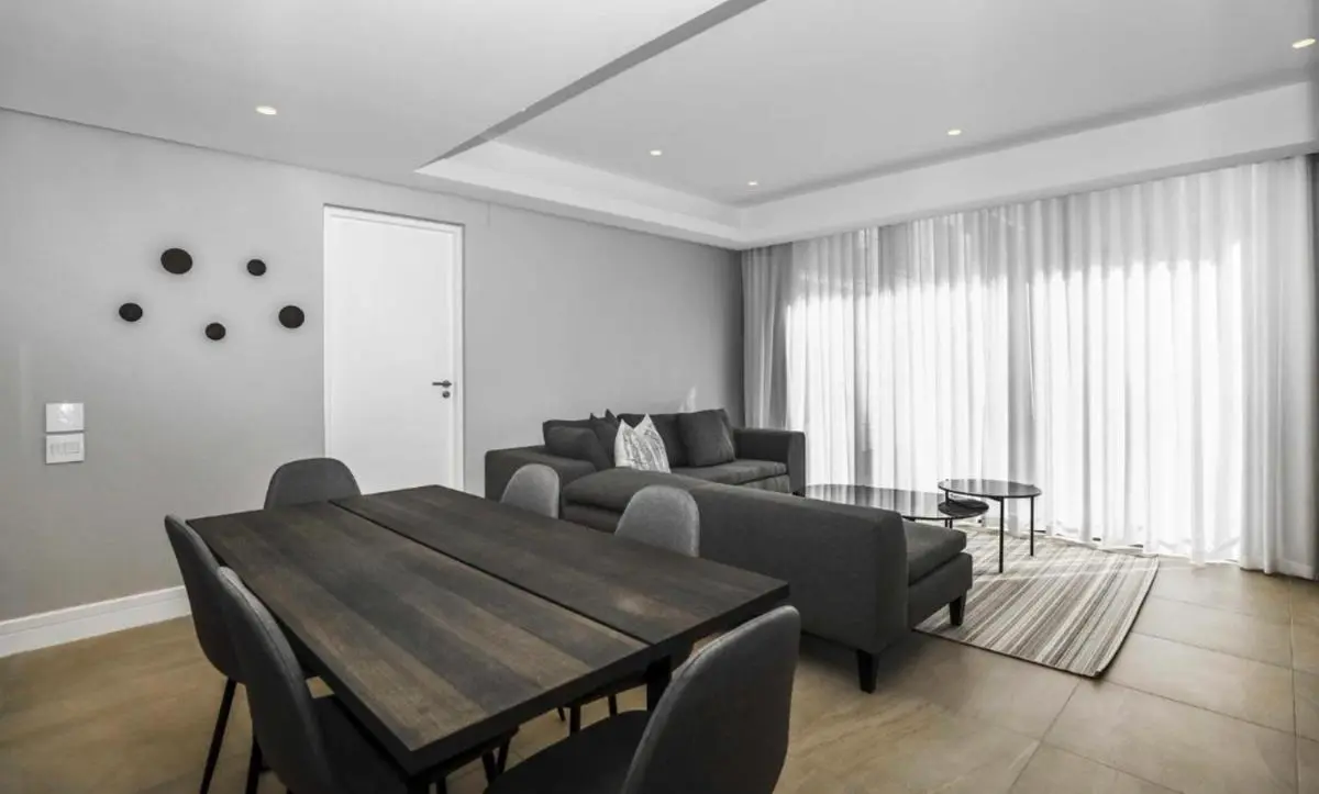 Image 6 of Remarkable 2-Bed Apartment in Johannesburg