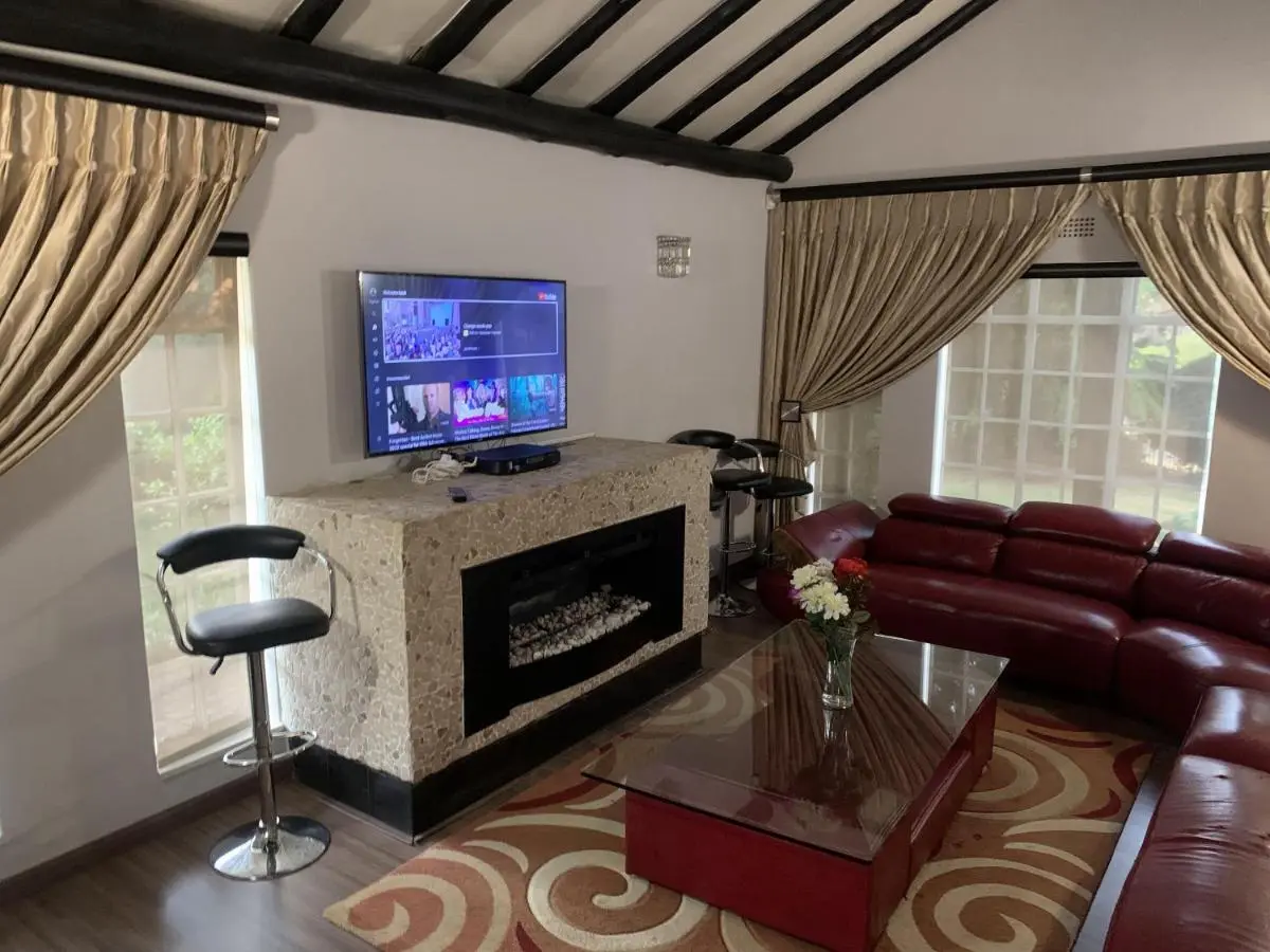 Image 5 of Safari Apartments -Beautiful 3 bedrooms, 10-seater dining , TV room, Garden & Pool