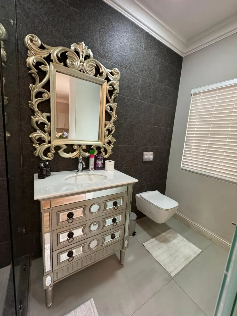 Image 3 of Sandton Drive – Frnch on 2nd