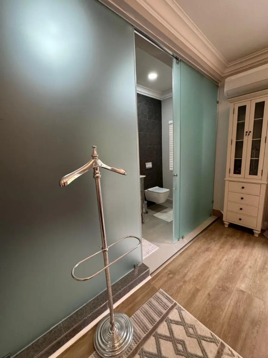 Image 5 of Sandton Drive – Frnch on 2nd