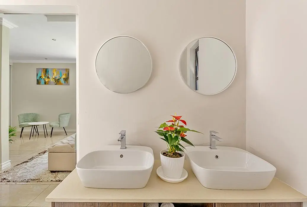 Image 2 of Self Checkin-Luxury Tranquil Unit