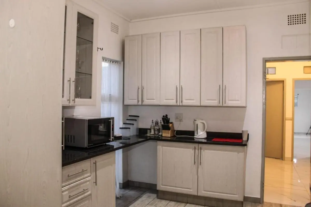 Image 3 of Semeni Asante Guesthouse