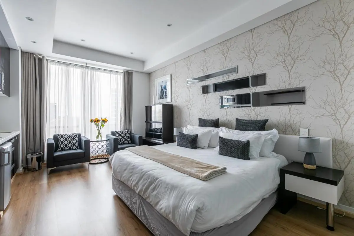 Image 1 of Skye Exclusive service