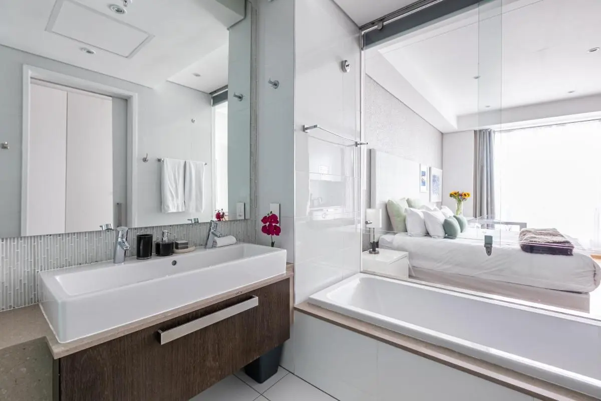 Image 2 of Skye Exclusive service