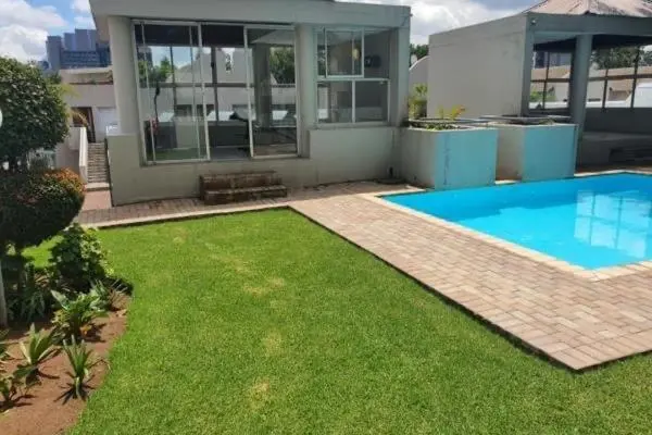 Image 2 of Snowy Purple Villa Sandton 1