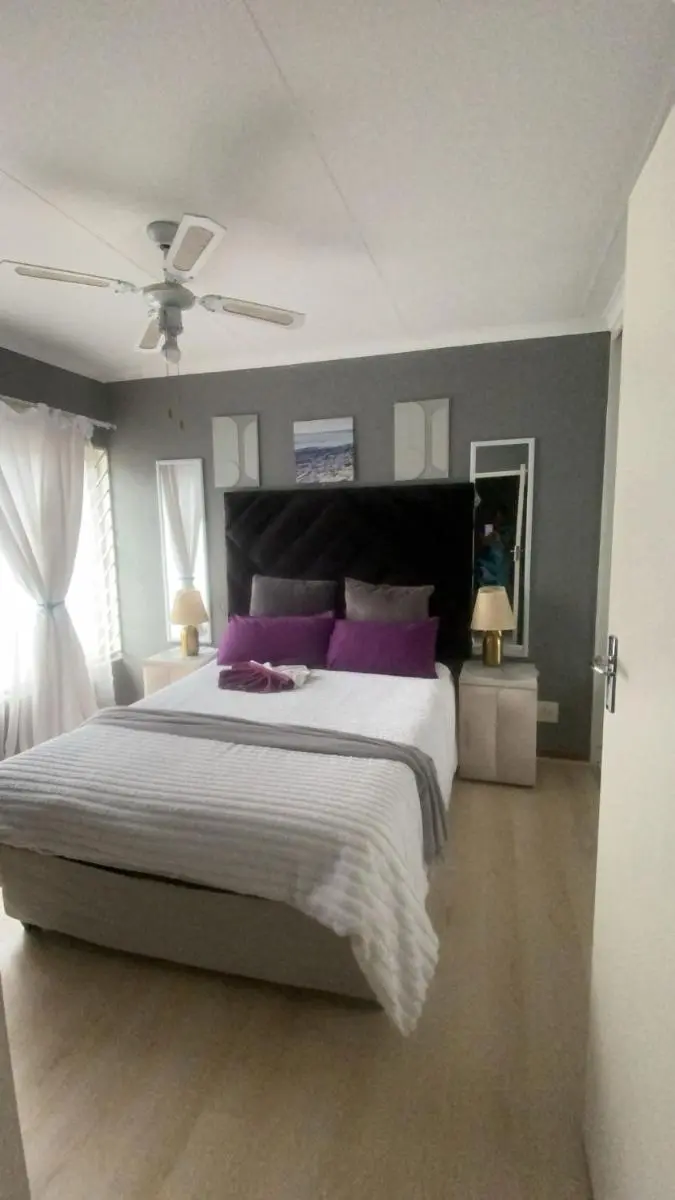 Image 3 of Snowy Purple Villa Sandton 1