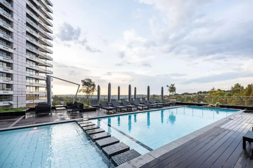 Image of Spacious 2BR APT Near Sandton City -No Loadshedding