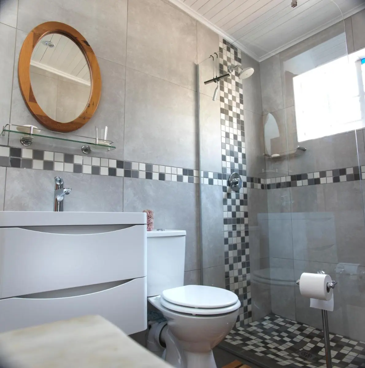 Image 4 of Springbank Guest Suite