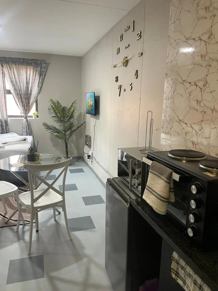 Image 3 of StayEasy in Maboneng