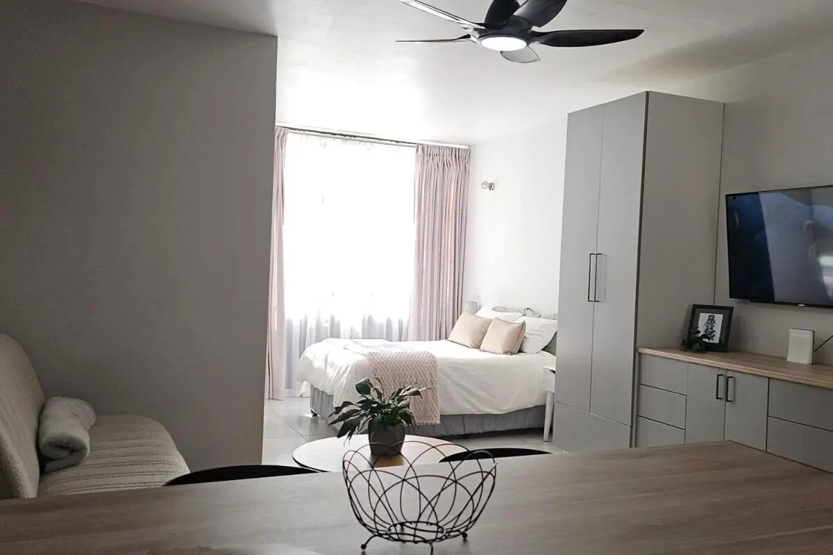 Image 4 of Stay On Oxford