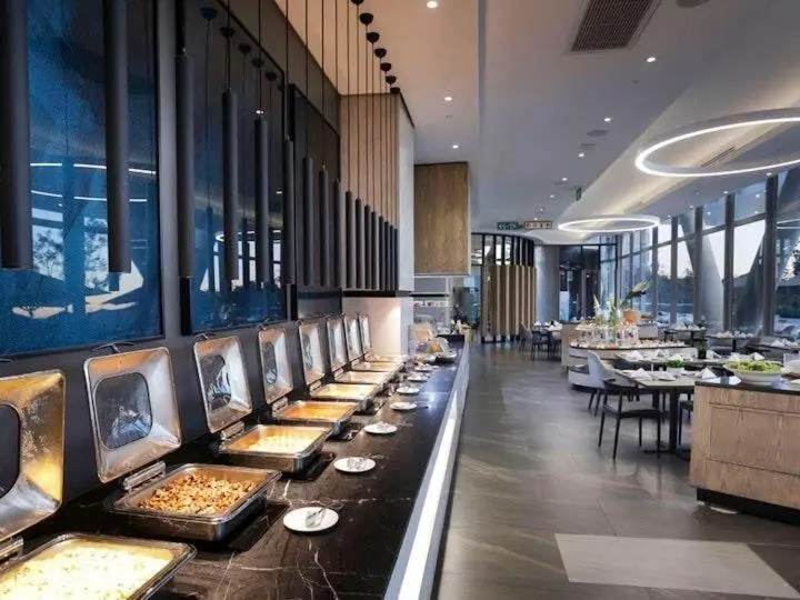 Image 4 of Stunning 1 bedroom apartment in a hotel with pool