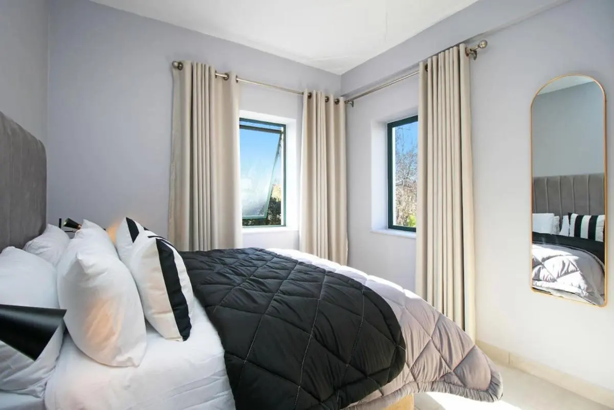 Image 1 of Stylish Circa 2222 in Illovo