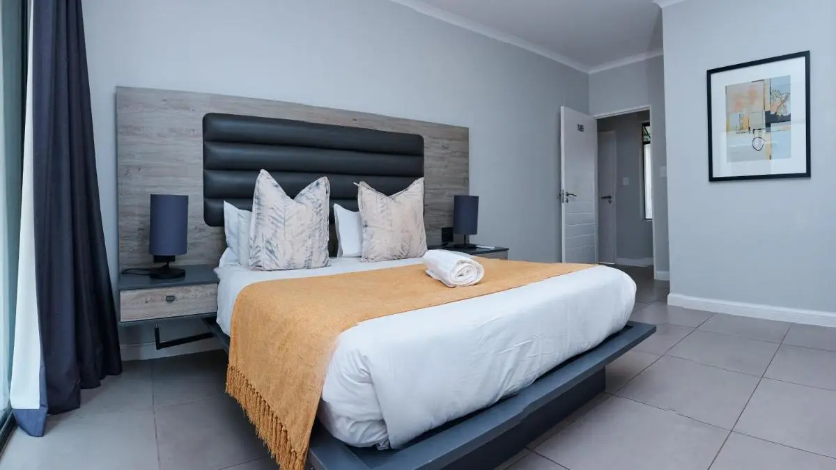 Image 1 of Stylish Deluxe Room Fast Wifi