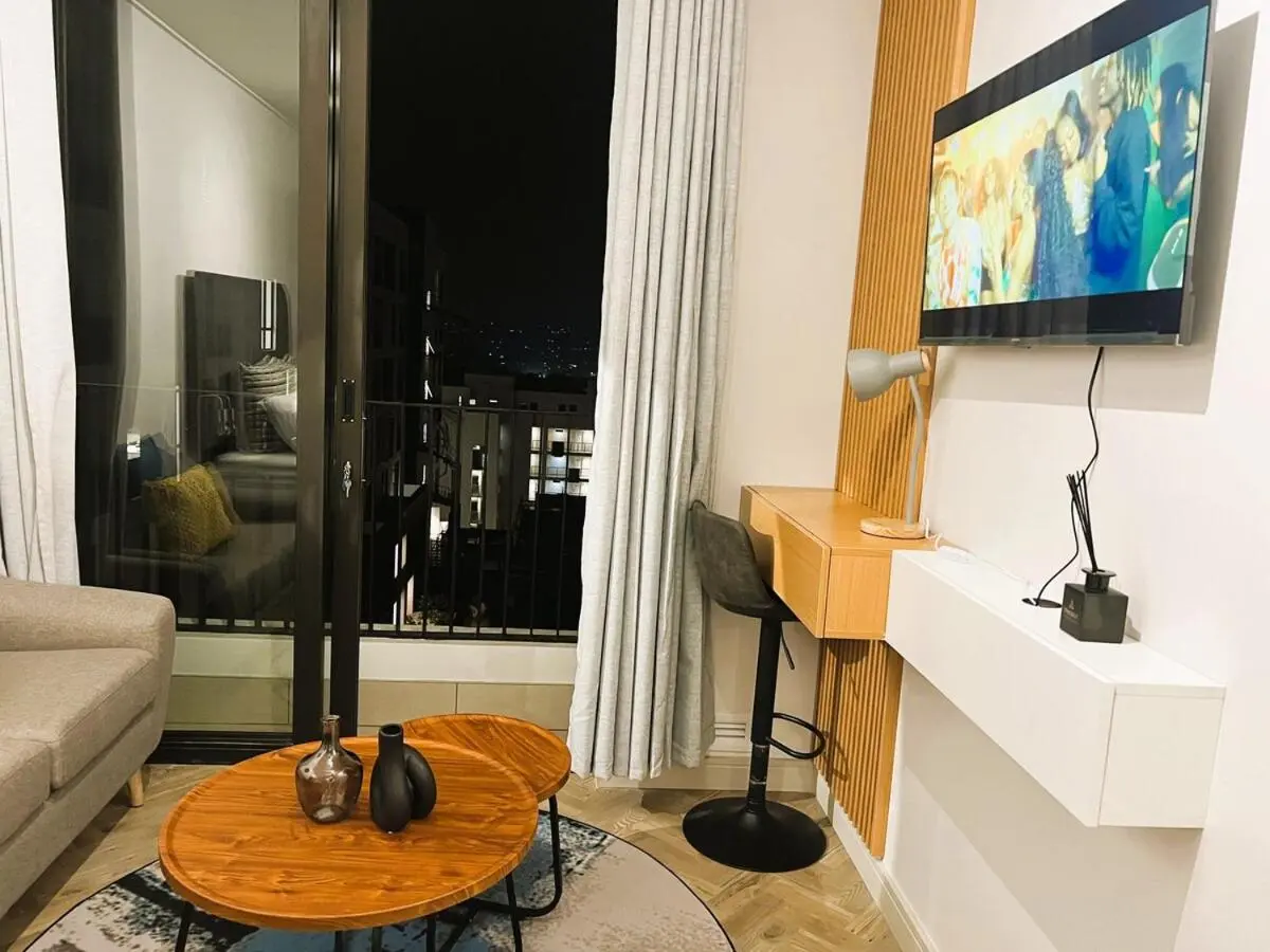 Image 2 of Sunset Studio at One Rosebank