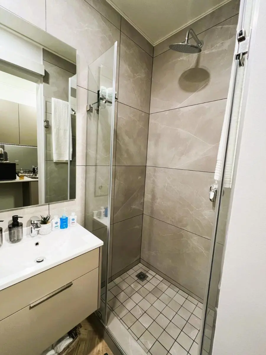 Image 3 of Sunset Studio at One Rosebank