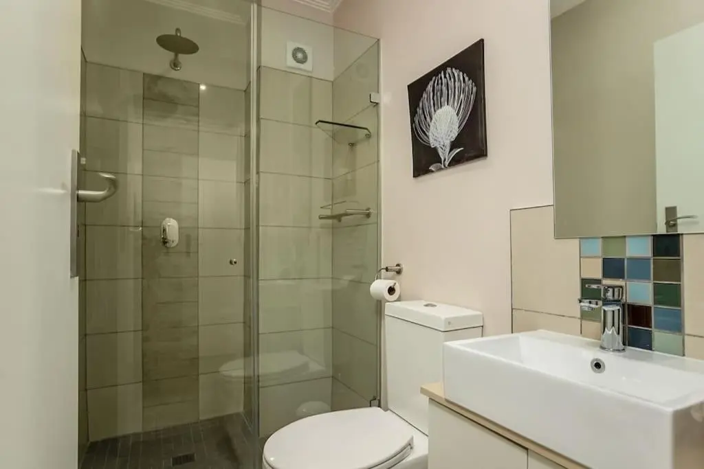 Image 2 of The Apex Rosebank – Building with generator