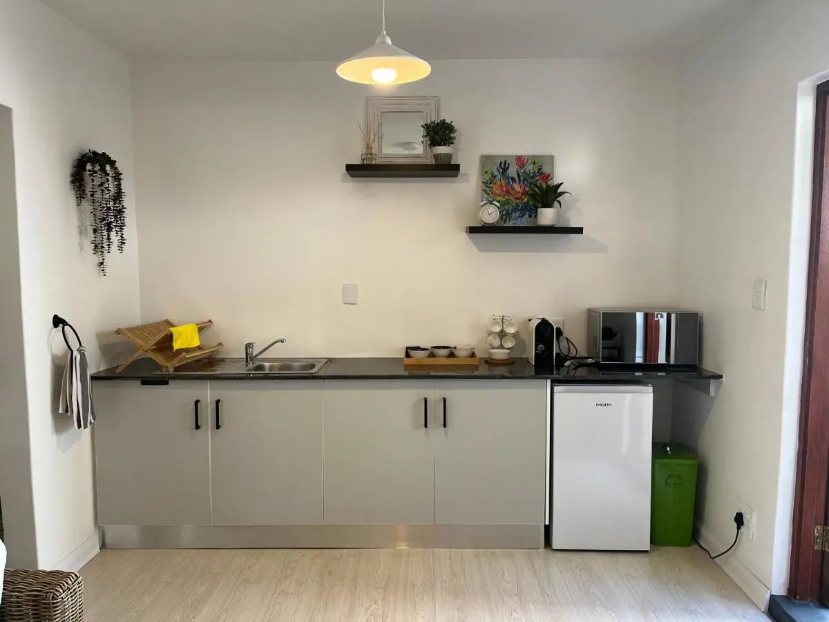 Image 2 of The Green Room on Leo Epstein