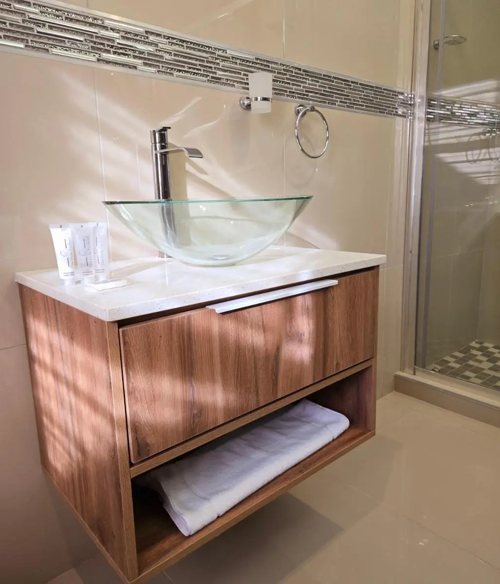 Image 4 of The Hide on Aston-Sandton