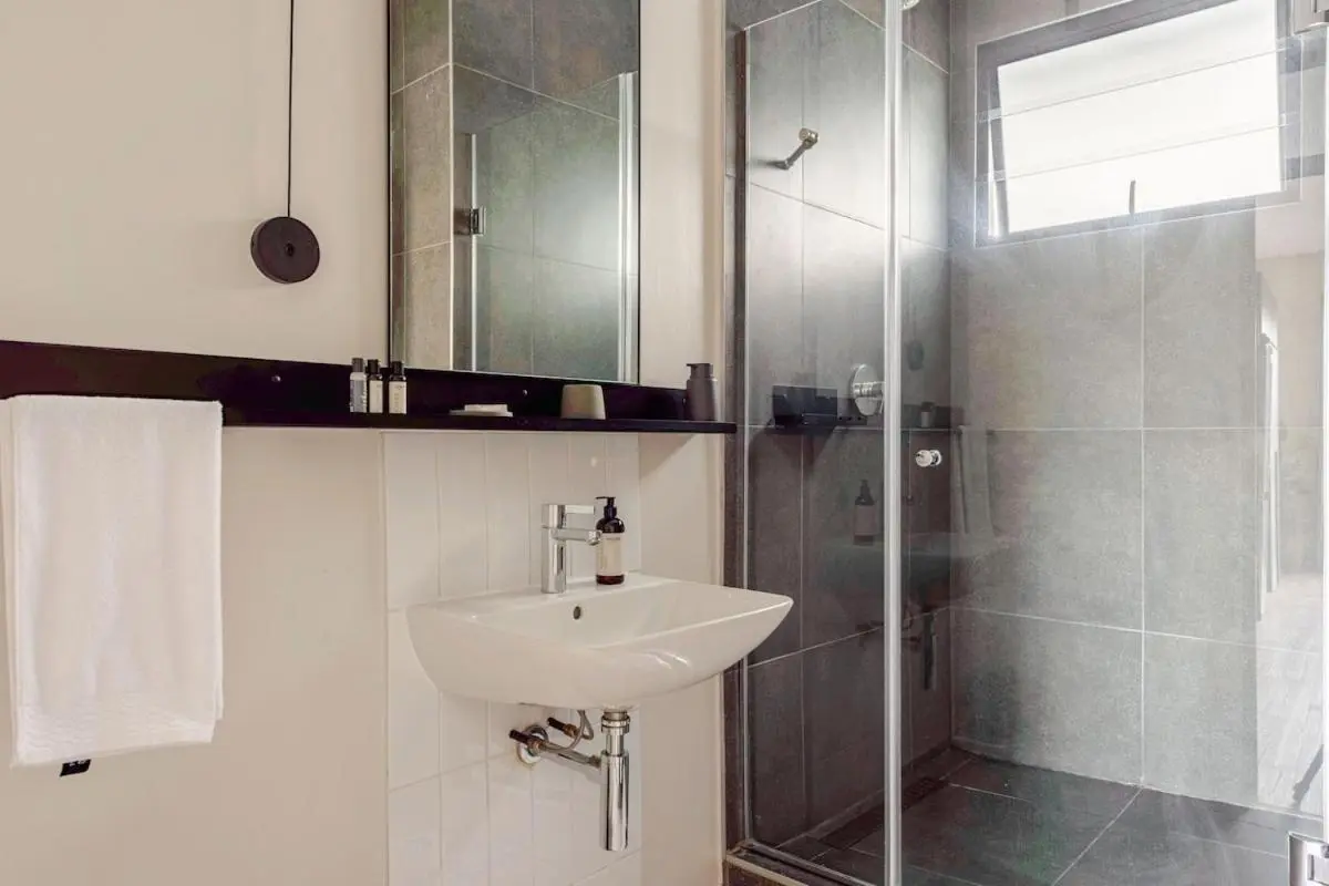 Image 2 of The Lineal 500m to Sandton City with backup water & power