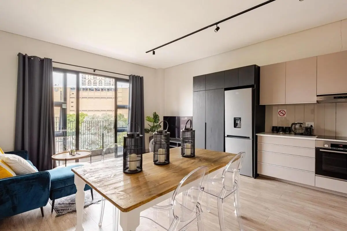 Image 4 of The Lineal 500m to Sandton City with backup water & power