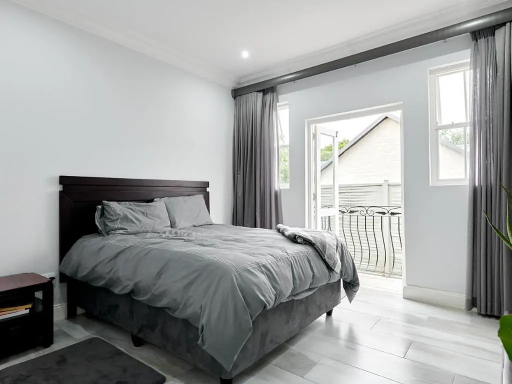 Image 5 of The Royal Manor