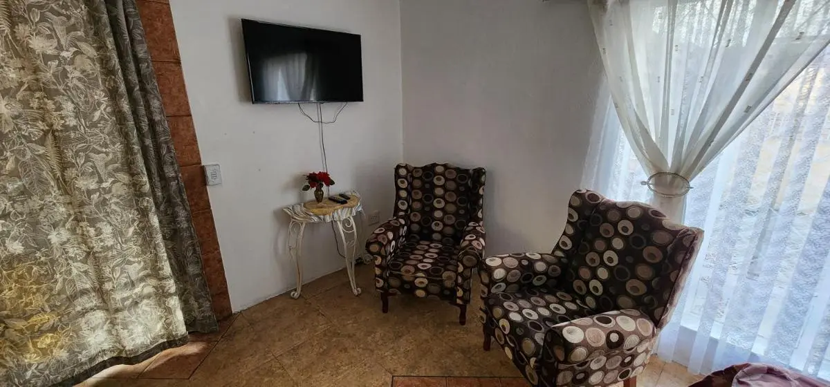 Image 1 of The Sunflower Albertskroon