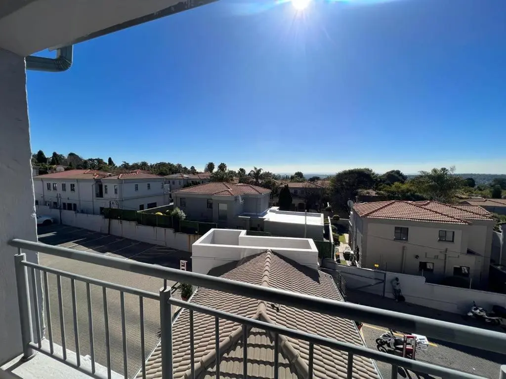 Image 5 of Tripleg Apartments 5