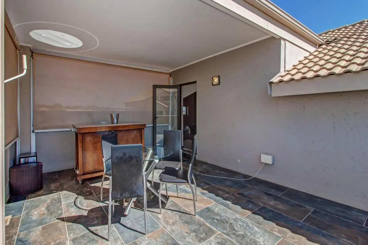 Image 4 of Upmarket Ultra Modern Sandton Apartment