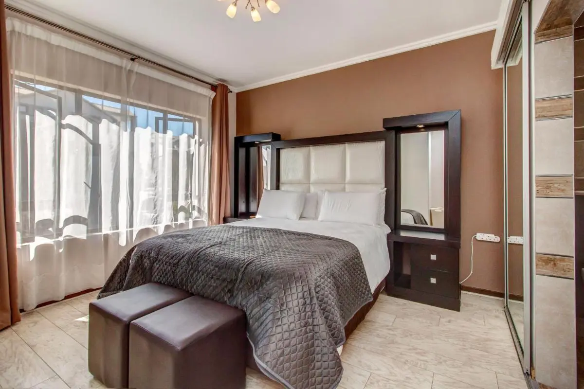 Image 6 of Upmarket Ultra Modern Sandton Apartment