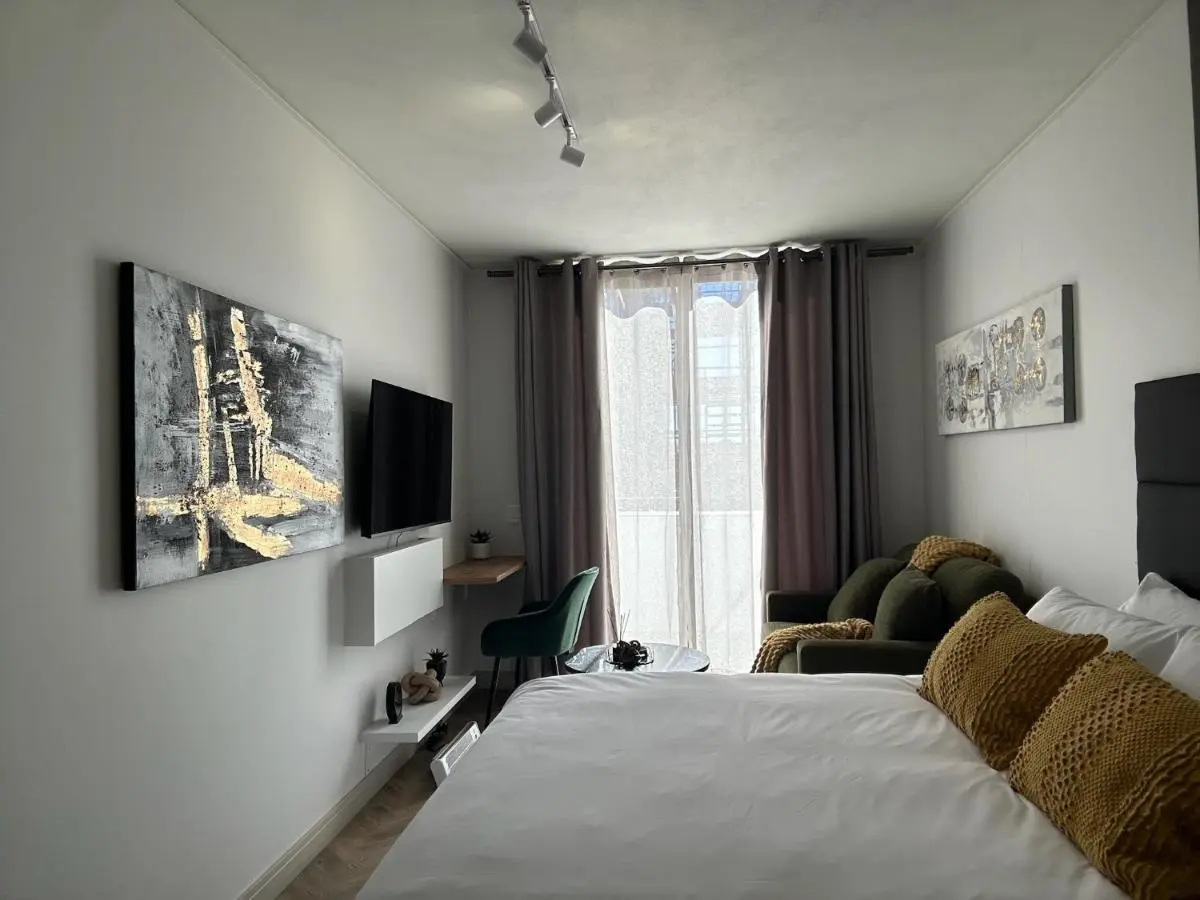 Image 2 of Urban Boutique OneRosebank