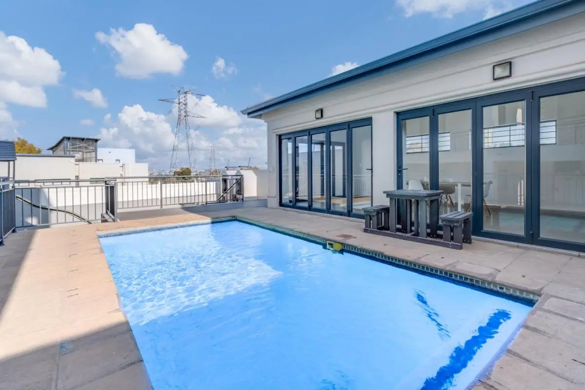 Image 3 of Urban Oasis Apartments at 7 on Middle