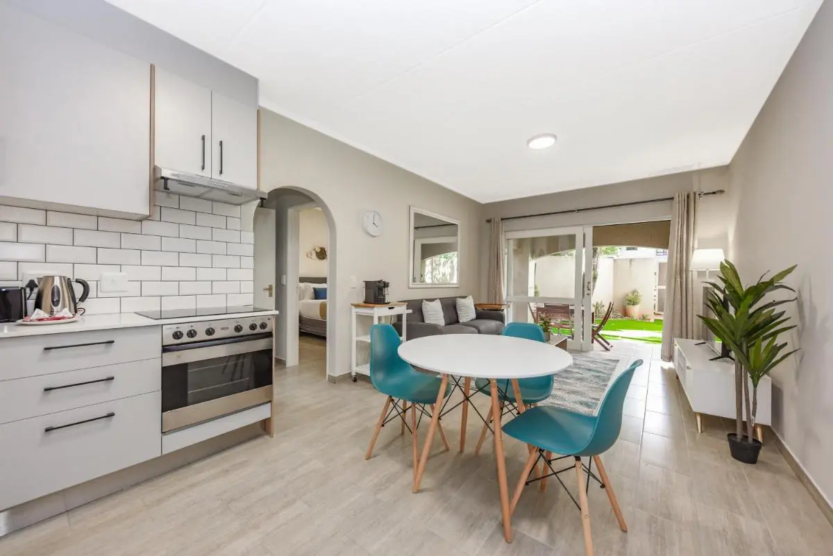 Image 3 of Via Arezzio 50