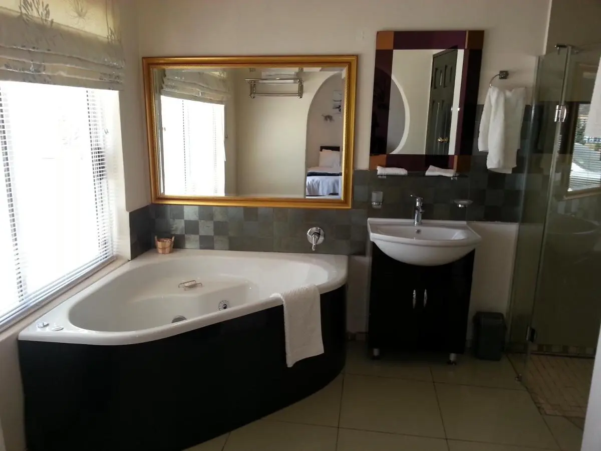 Image 2 of Winchester Lodge