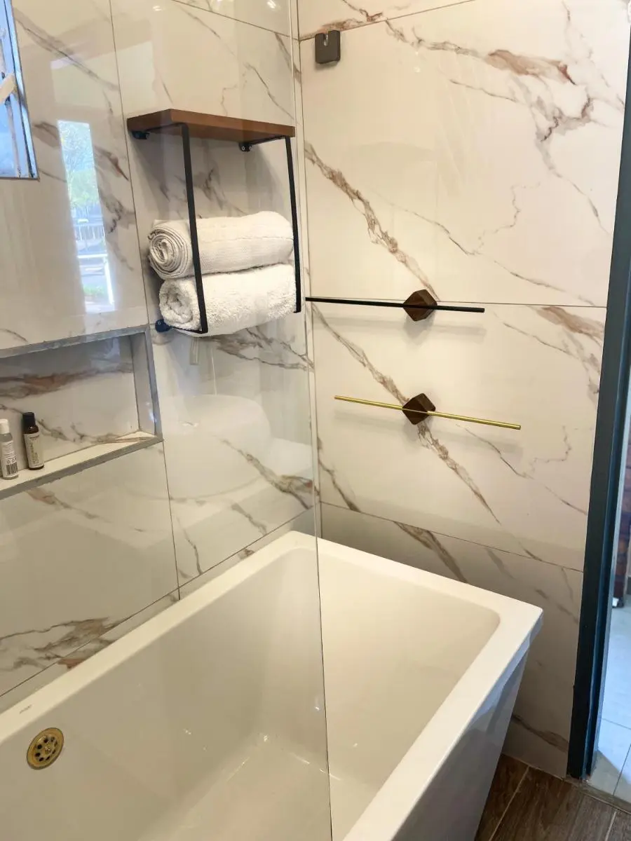 Image 4 of Zenko Suave- 12 Madison West