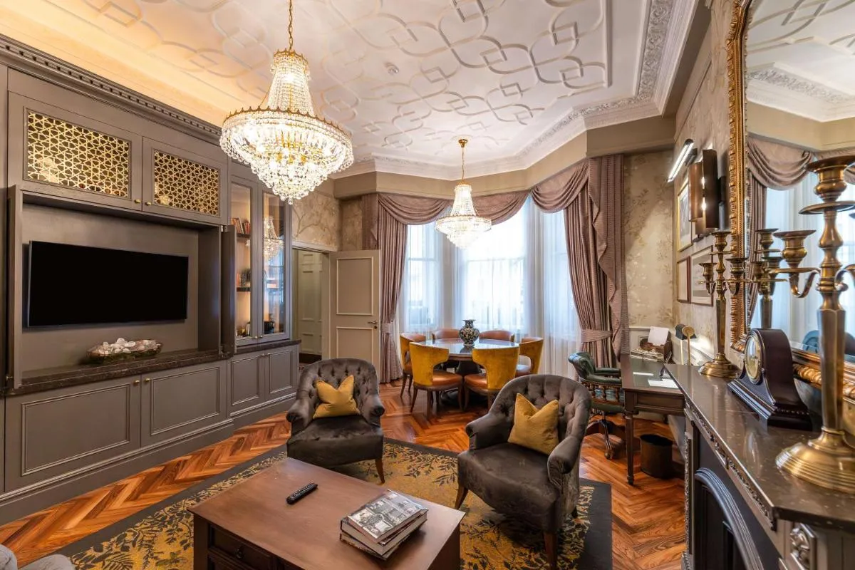 Image 5 of 100 Queen’s Gate Hotel London Kensington, Curio Collection by Hilton