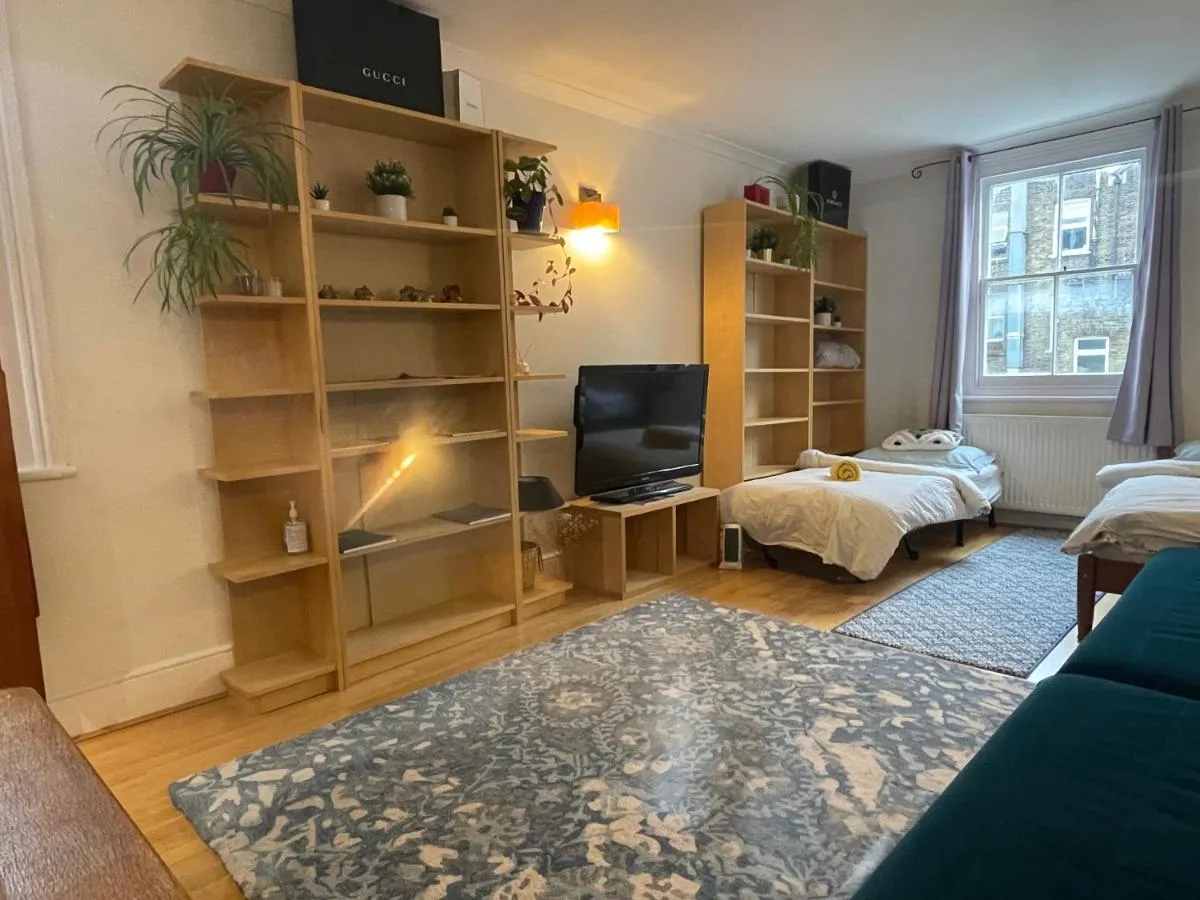 Image 5 of 10 min to The Heart of London – Zone 2 – Charming 2 bed Apartment
