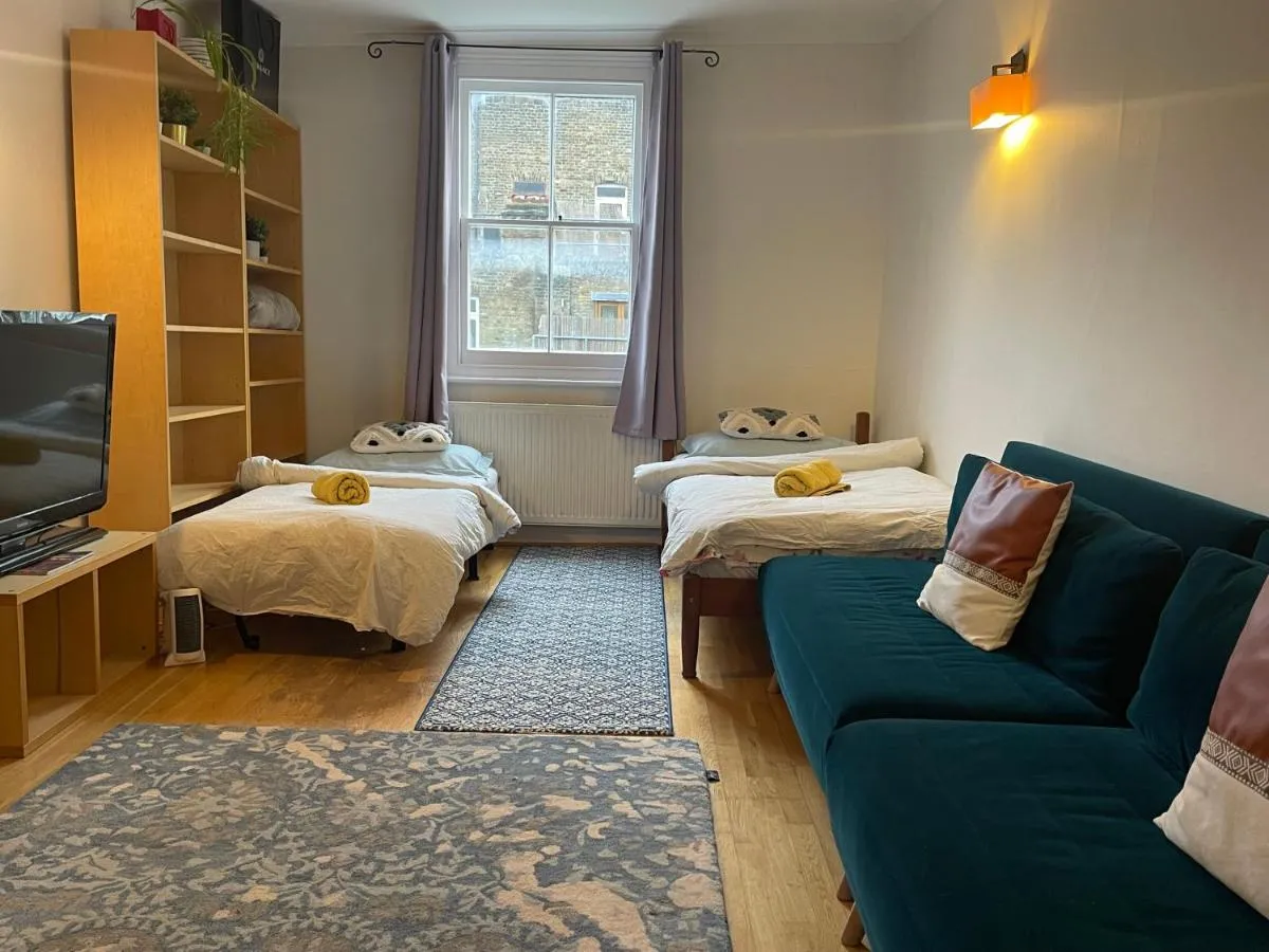 Image 3 of 10 min to The Heart of London – Zone 2 – Charming 2 bed Apartment