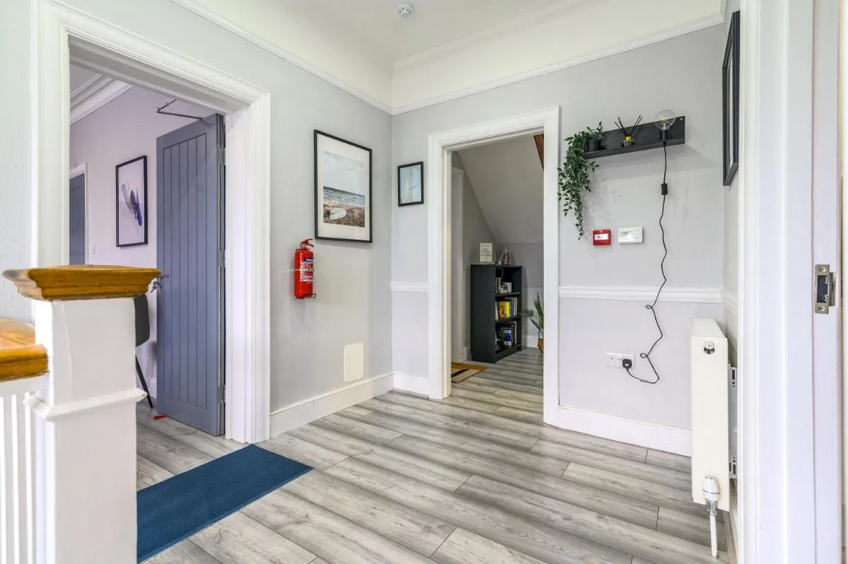 Image 3 of 12 Elmwood