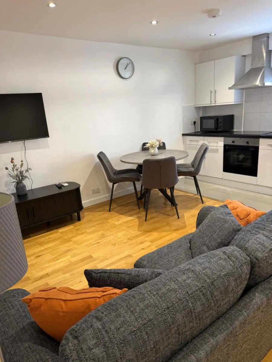 Image 3 of 1BD Apartment in Dalston