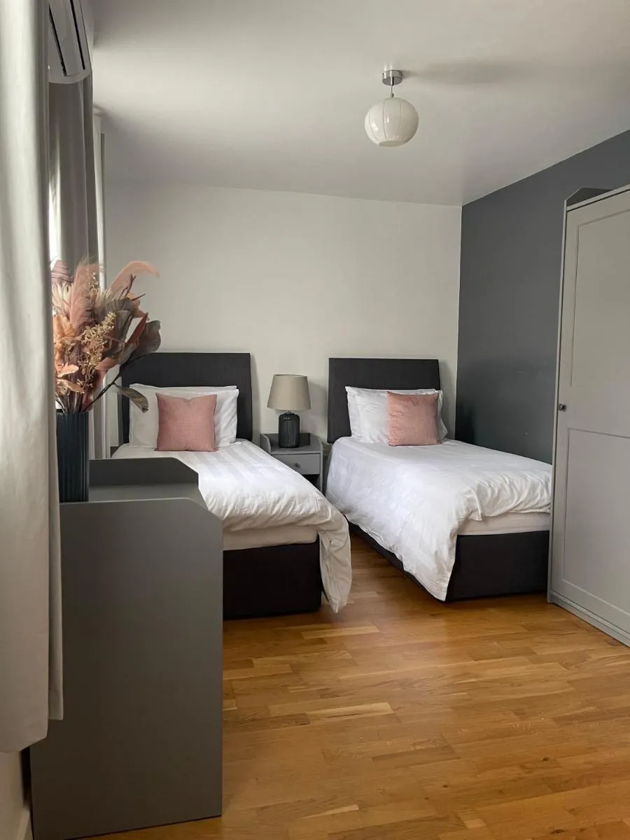 Image 4 of 1BD Apartment in Dalston