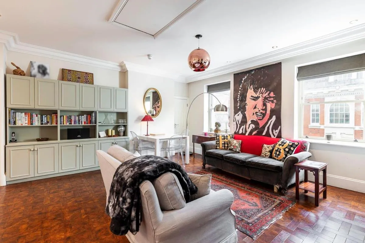 Image 5 of 1BR Chic Covent Garden Retreat