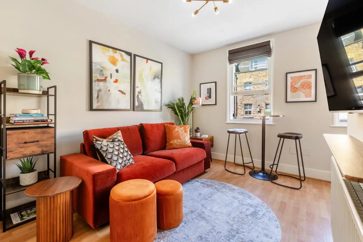 Image 5 of 1BR Gem in Hoxton Shoreditch Zone 1 with Workspace plus 1GB Wi-Fi