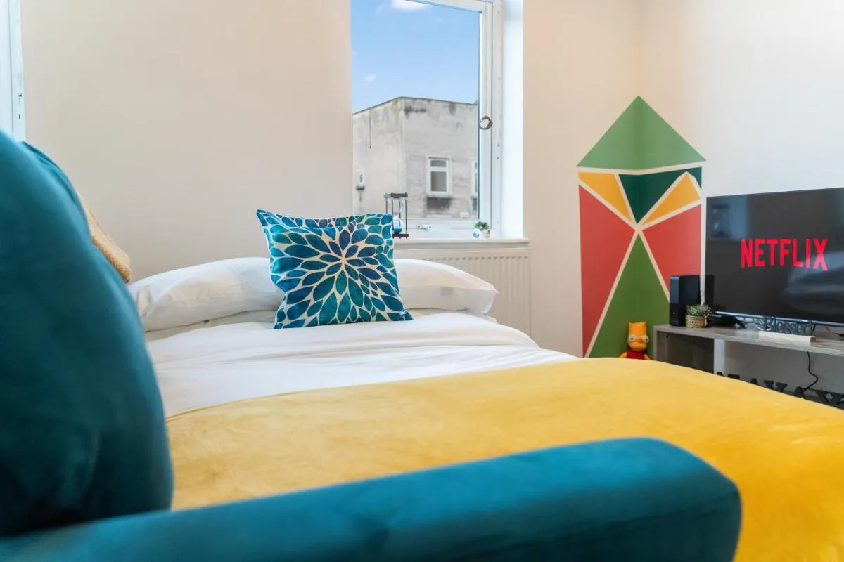 Image 5 of 1BR Loft Apartment – LIVERPOOL STREET Sleeps 6 – The Simpsons Themed