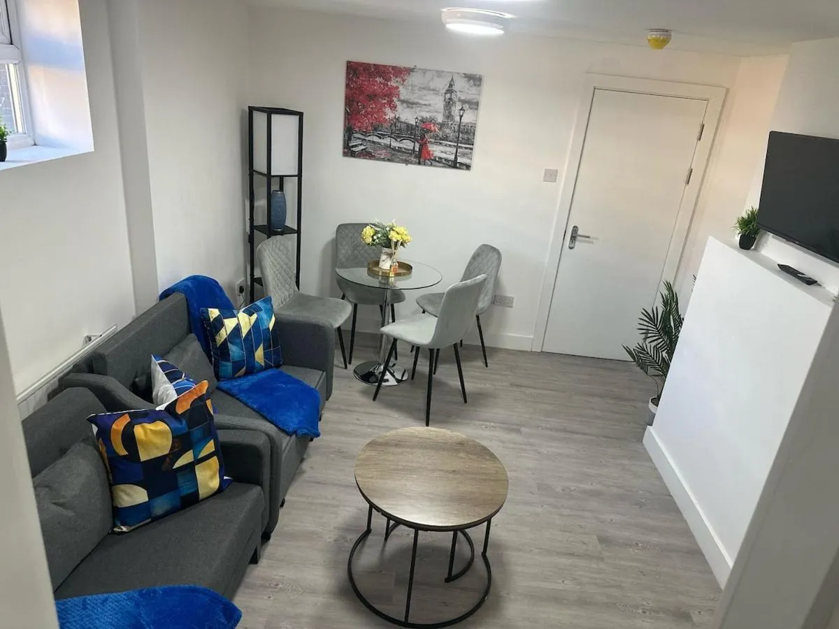 Image 3 of 1B, zone 2 Westbourne Park , sleeps 4
