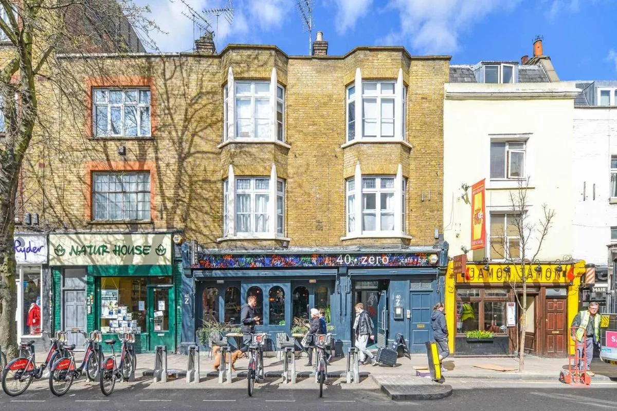 Image 3 of 1-Bed Camden Retreat 2 minutes Walk to Market and Tube