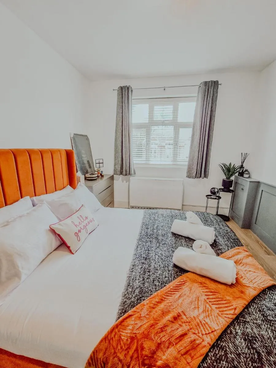 Image 4 of 1-Bed Camden Retreat 2 minutes Walk to Market and Tube
