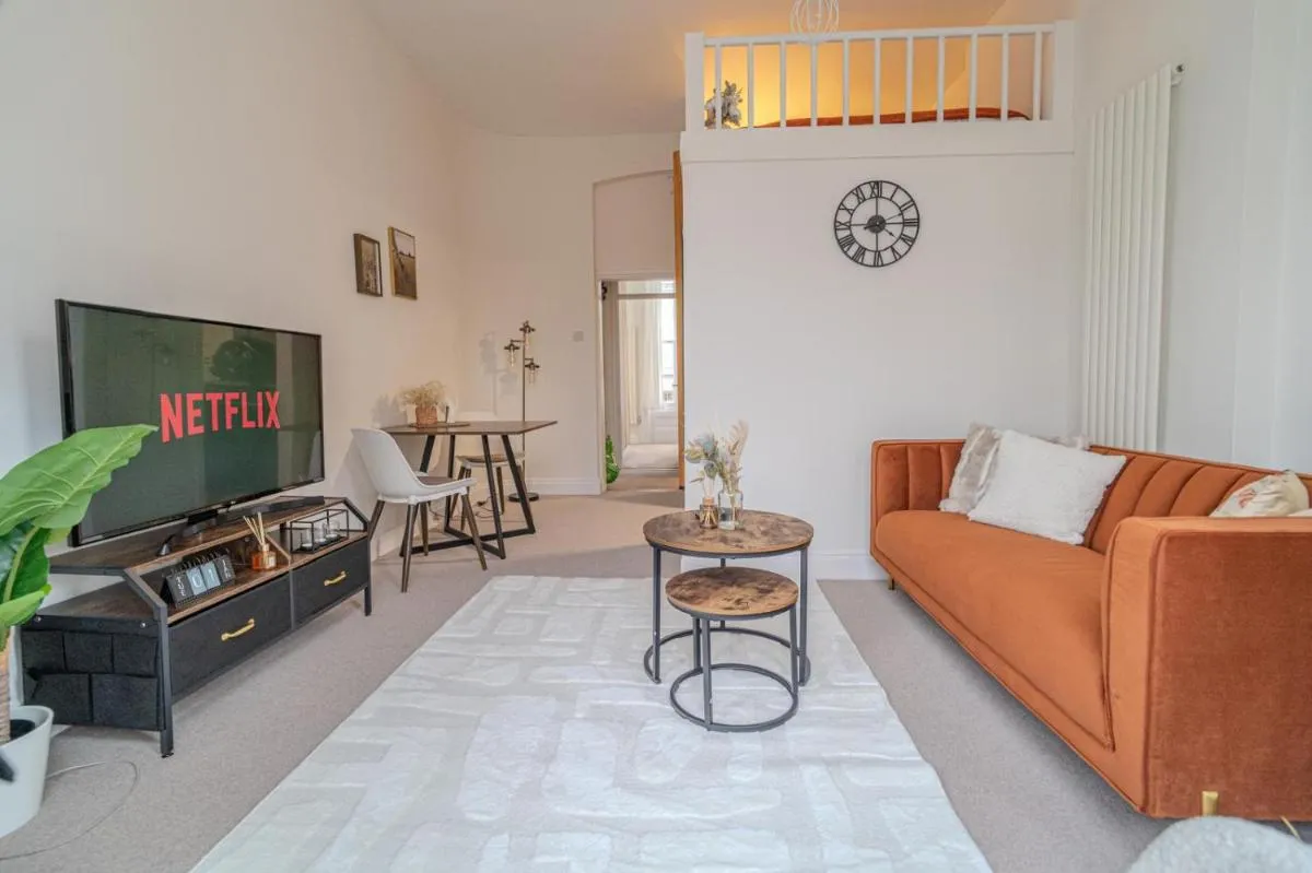 Image 5 of 1-Bed Flat in Kensington W8